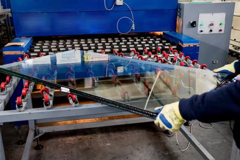 Guide to Choosing the Best Glass Cutting Machine